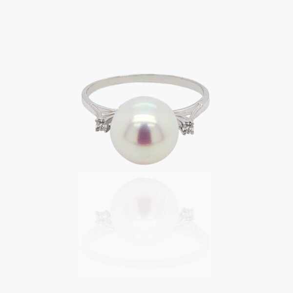 Freshwater Pearl with Dual Diamond Head 18K Gold Ring