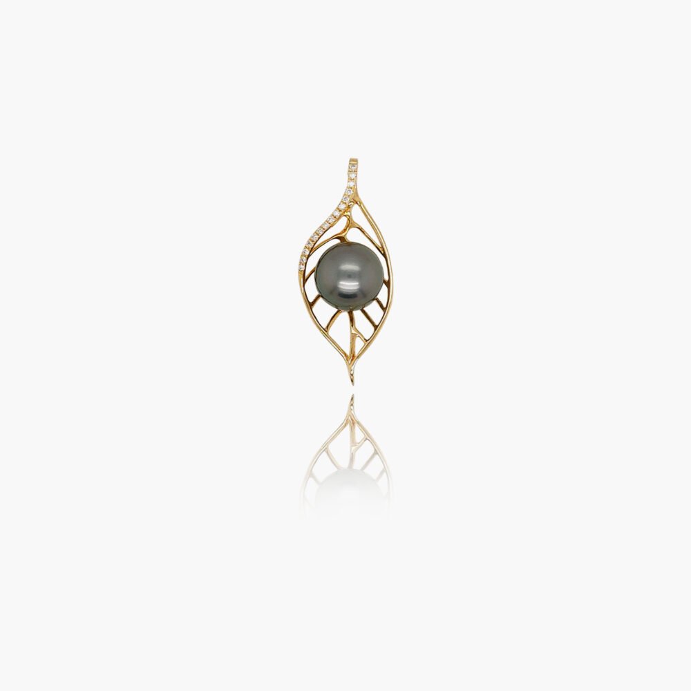 18K Gold Diamond Leaf-shaped Tahitian Black Pearl Pendant