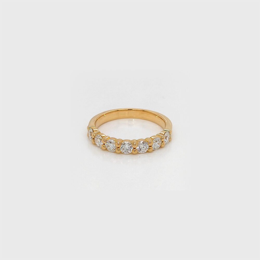 18K Gold Wedding Ring - 7 off Diamonds 1.0ct in 2-Prong Setting - Image 3