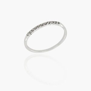 18K Gold Wedding Ring - 11 off Diamonds 0.10ct in 2-Prong Setting