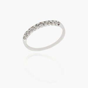 18K Gold Wedding Ring - 11 off Diamonds 0.23ct in 4-Prong Setting
